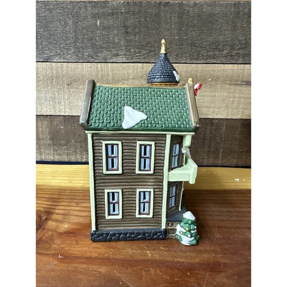 Santa's Workbench Collection - Talbot Place - Towne Series 479-2602 - Christmas - Picture 2 of 6